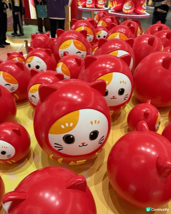 超級可愛嘅招財達摩軍團出現咗喺東涌東薈城 🌸 記得拜完神或者...