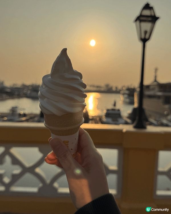 香港黃金海岸，可以同小朋友一邊玩吓，行吓沙灘，過下悠閒嘅一日...
