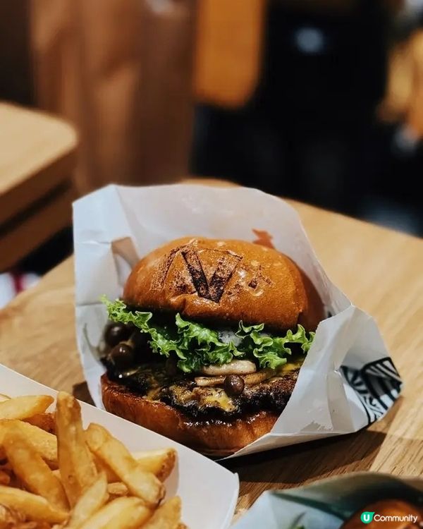 灣仔懷舊風 · N+ Burger爆汁登場 🌆🍔