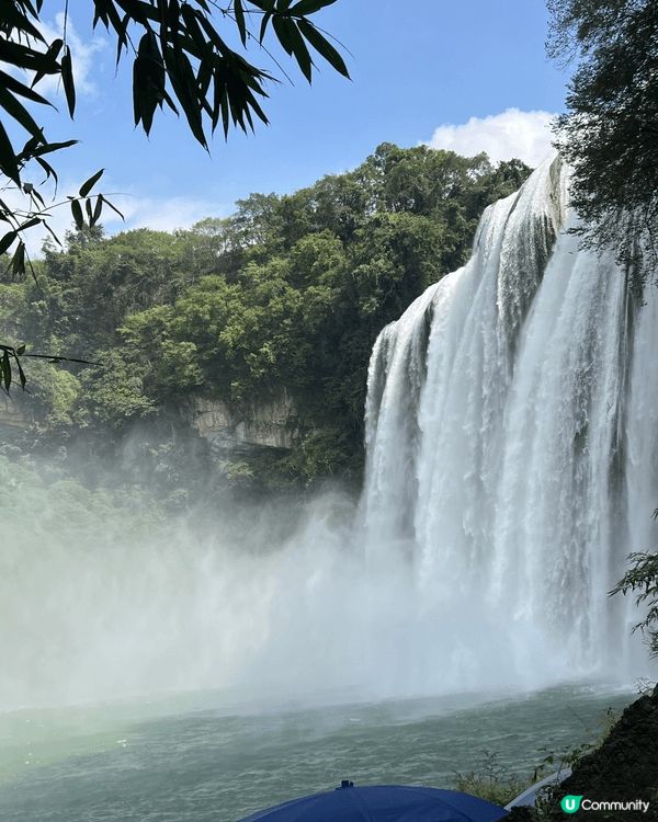 這裡是中國貴州，有一個地方叫水簾洞，香港電視台曾經在當地拍攝...