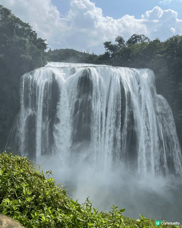 這裡是中國貴州，有一個地方叫水簾洞，香港電視台曾經在當地拍攝...