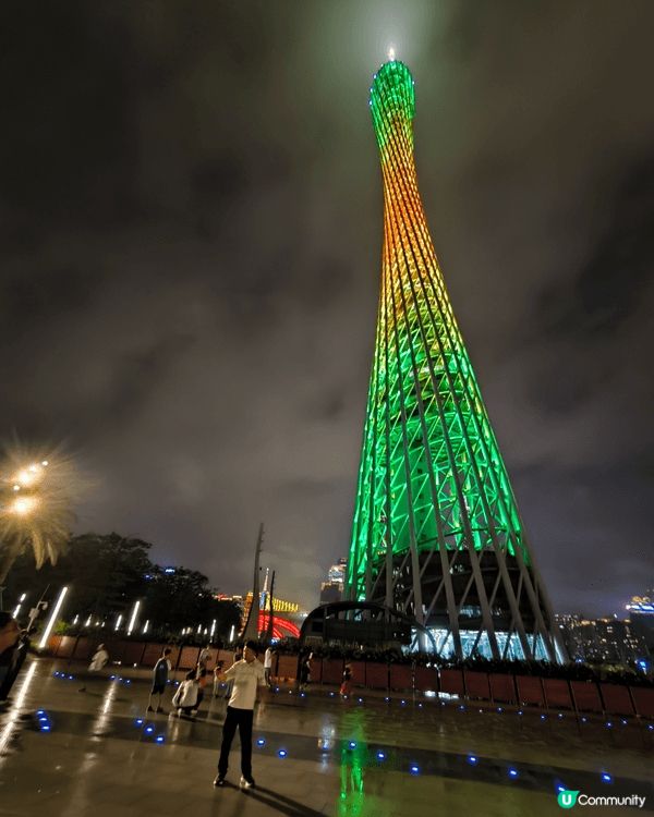 中國深圳，上海，食玩住都十分有趣，性價比高。食物質素接近香港...