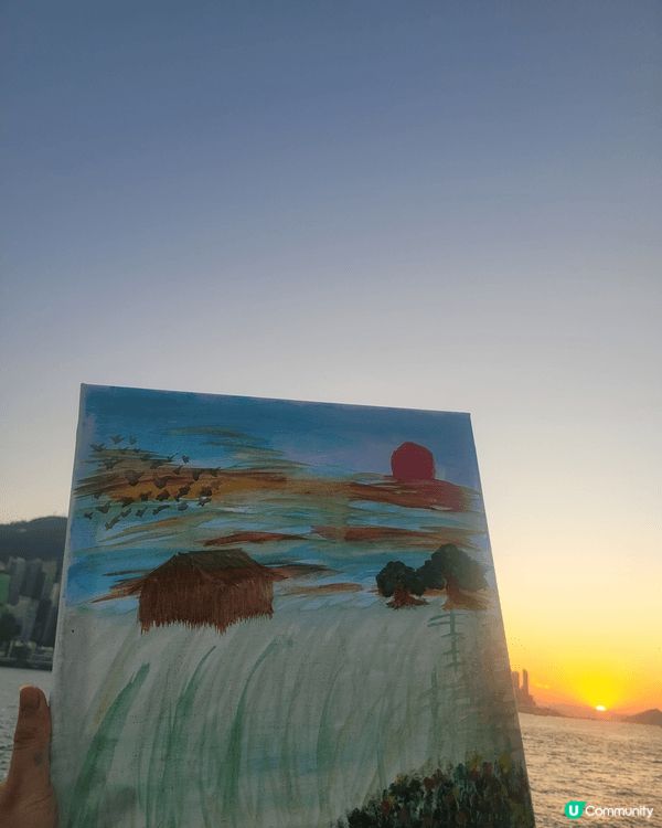 西九龍是個野餐好去處。那天我還和朋友一起對著夕陽畫畫，十分寫...