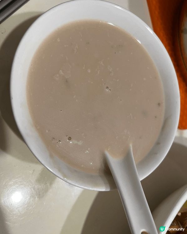 在寒冷的天氣， 一碗熱的蘑菇湯，煎得脆口的魚柳， 節瓜粉絲冬...