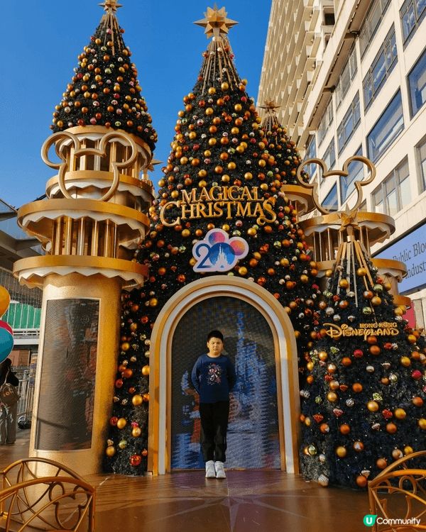 每年都帶仔仔到海港城感受聖誕節日氣氛，今年嘅聖誕佈置一樣咁靚...