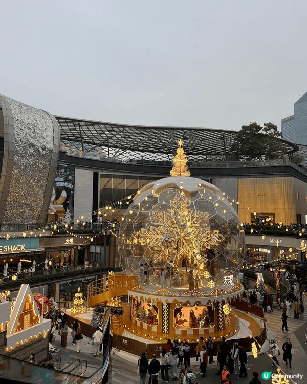 廣州天環嘅聖誕玻璃球裝置今年一推出就引來大量好評，唔少市民同...