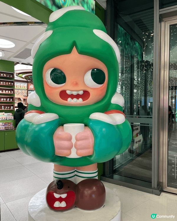 廣州天環嘅聖誕玻璃球裝置今年一推出就引來大量好評，唔少市民同...