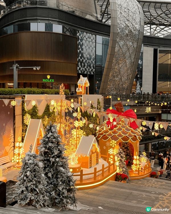 廣州天環嘅聖誕玻璃球裝置今年一推出就引來大量好評，唔少市民同...