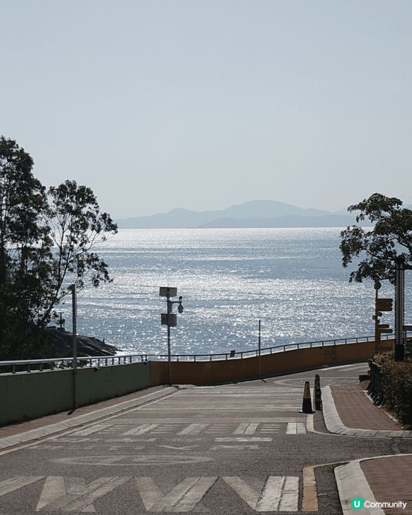 最近去咗深圳大鵬新區嘅南澳！真係好靚距離香港大約兩個鐘頭車程...