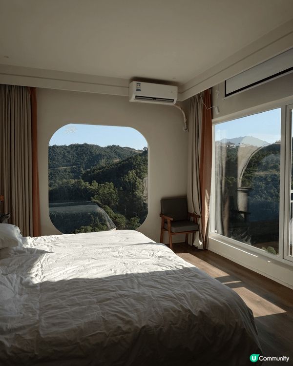 最近去咗深圳大鵬新區嘅南澳！真係好靚距離香港大約兩個鐘頭車程...