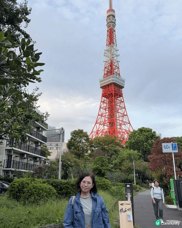 第一張是桂林地標象鼻山，形似一頭巨象低頭飲水。  第二張是東...