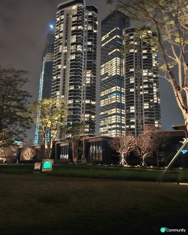 這是深圳太子灣K11，這裡夜景好美，很適合情侶來打卡