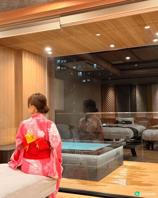 剛過去的聖誕到訪了日本石川県，入住了擁有超過150年歷史的高...