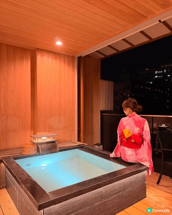剛過去的聖誕到訪了日本石川県，入住了擁有超過150年歷史的高...