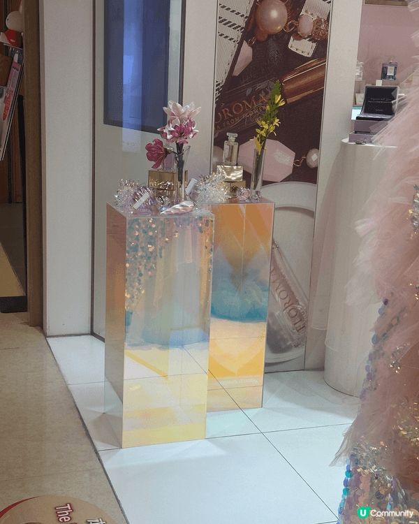 內地旅遊多姿多采，可以去魅KTV, 平日三小時只需要人仔68...