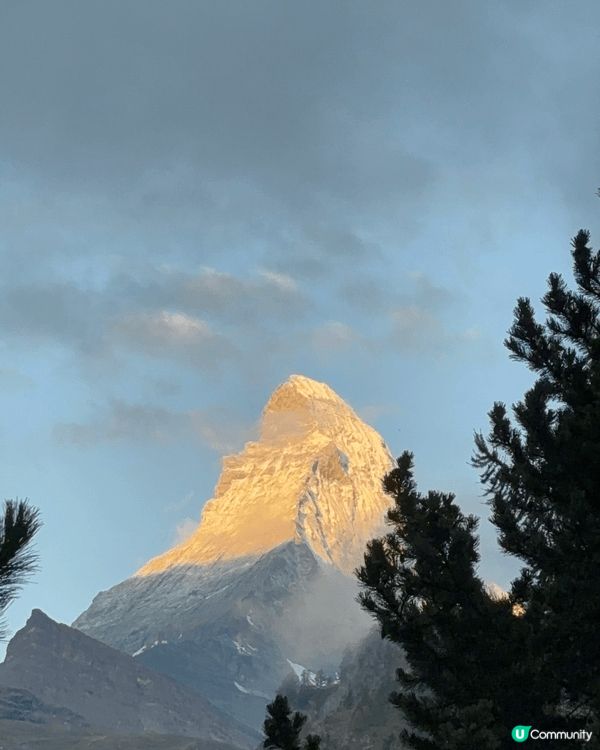 瑞士嘅馬特洪峰，三角朱古力嘅代表，朝早5點起身就為了睇佢日出...
