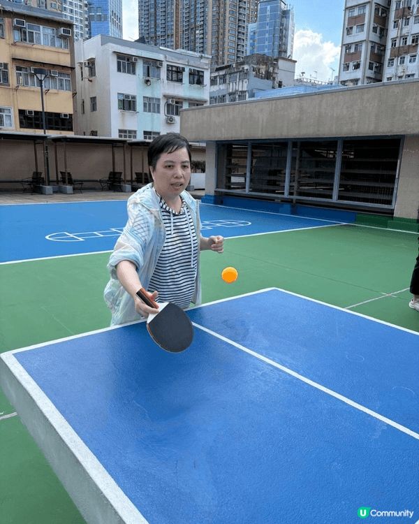 今天去了中環AIA坐摩天輪，打卡拍照，玩過山車，吃小店美食，...