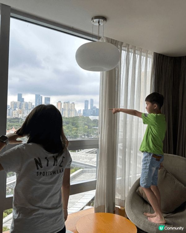 近近哋即興去咗深圳世界之窗玩兩日，訂間酒店房仲望住園區嘅巴黎...