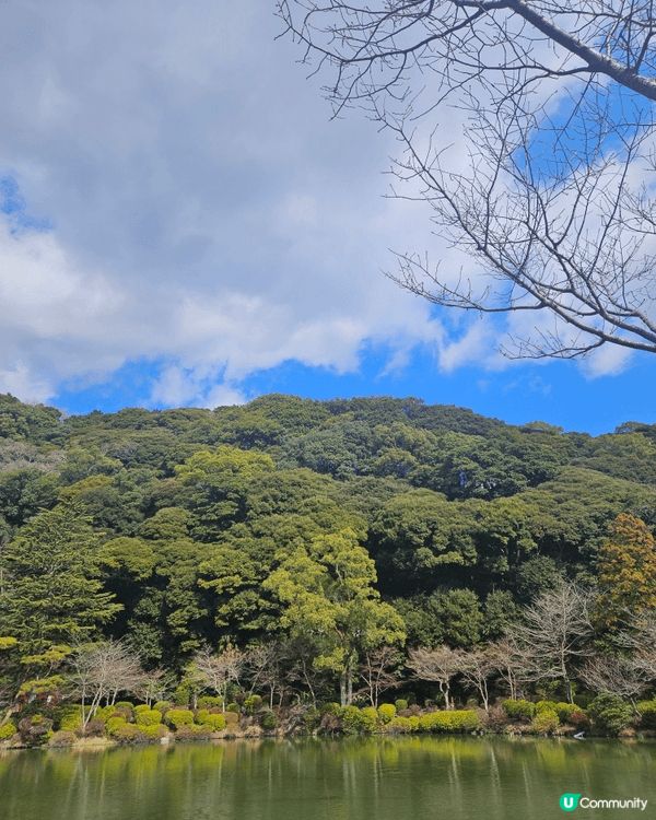 終於黎到別府嘅海地獄啦，天氣勁好，見到神秘又壯觀嘅藍色熱泉，...