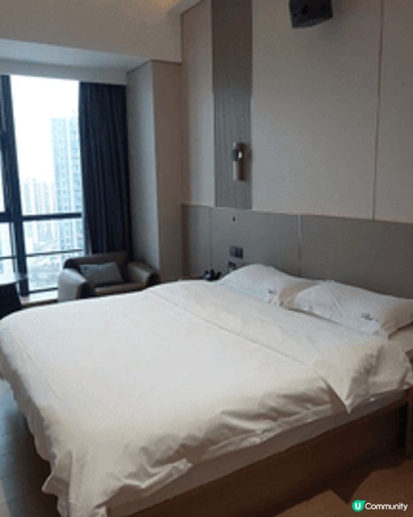 珠海金灣區有很多公寓式酒店，又乾淨又近商場，吃喝玩樂好方便。...