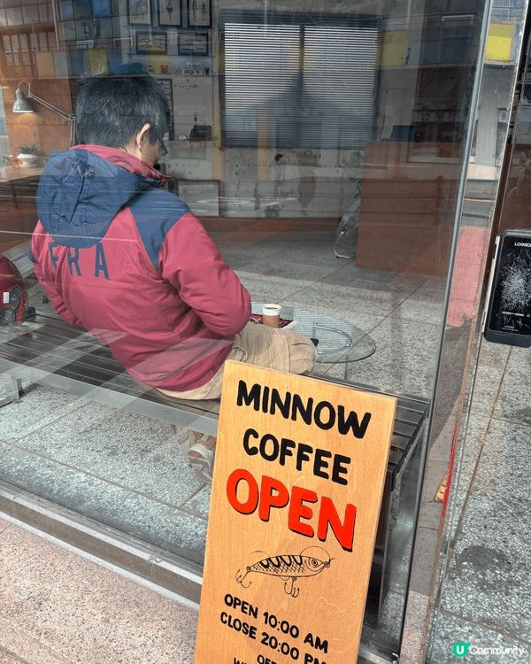 來自momo.j 餐廳的草莓煎餅佐香草冰淇淋。 