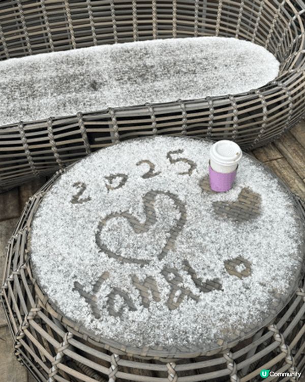 來自momo.j 餐廳的草莓煎餅佐香草冰淇淋。 