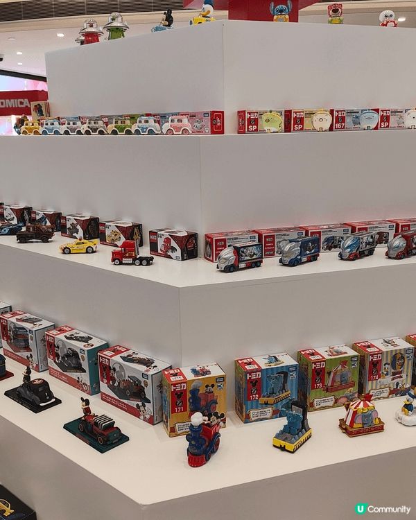 屯門市廣場嘅聖誕Tomica車仔展，當中包括Chiikawa...