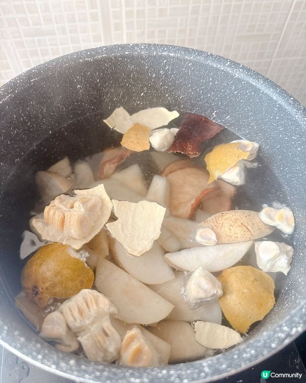 雪梨金羅漢果茶｜滋潤喉嚨又暖身 