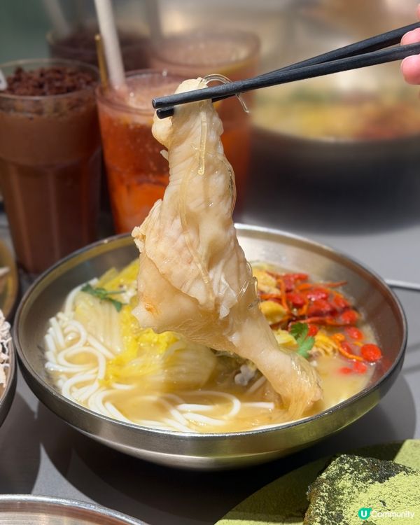 老荔冰室新菜！🤤 膠原爆燈雞湯米線！🍲