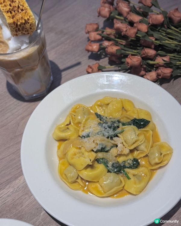 蜜瓜竹炭窩夫🤤脆軟糯米香！