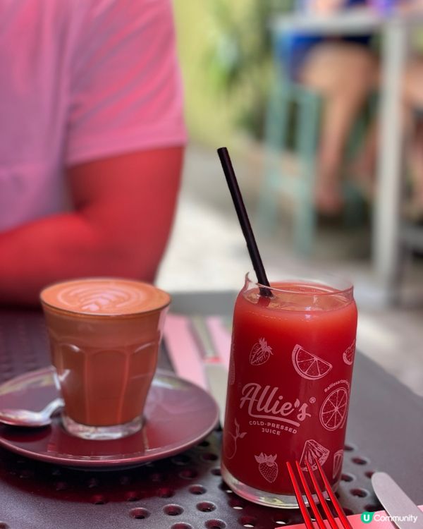 彩色小巷咖啡☕️夏日插畫感！