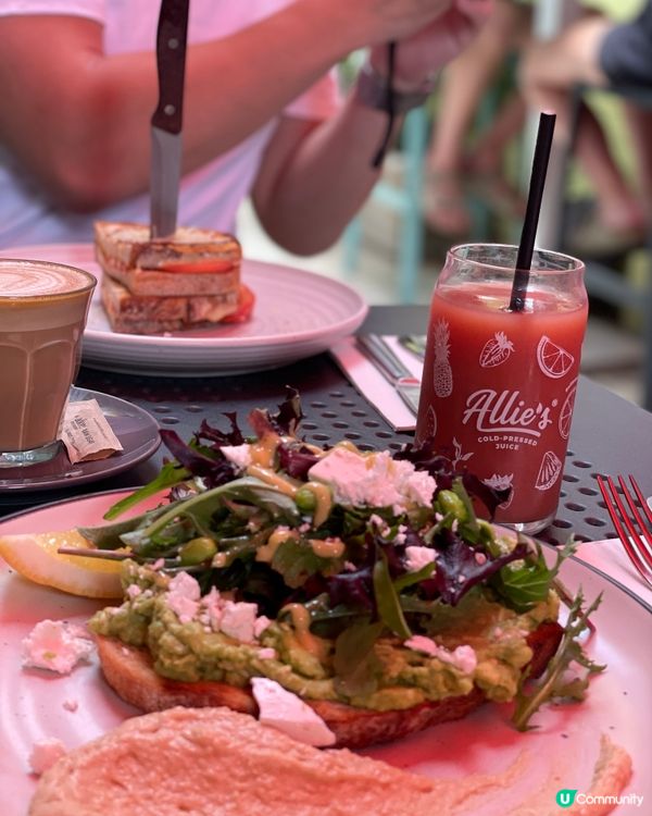 彩色小巷咖啡☕️夏日插畫感！