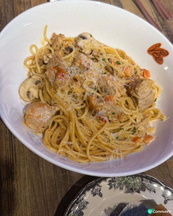 一班朋友吹水食飯