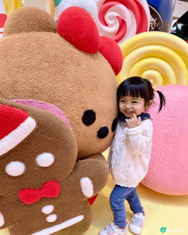 今日帶左女去namco玩完再去影聖誕相，見到佢開心笑，媽媽就...