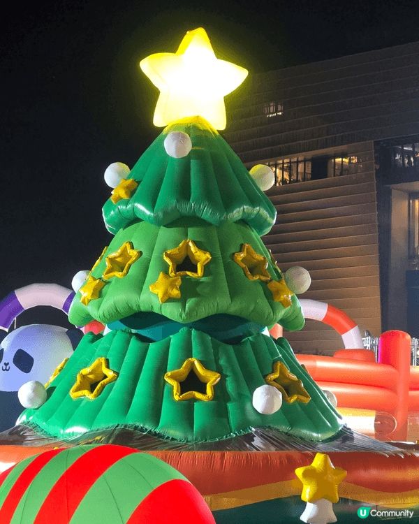 晚上到訪西九文化中心嘅聖誕市集，好熱鬧，夜景好美，好有氣氛。...