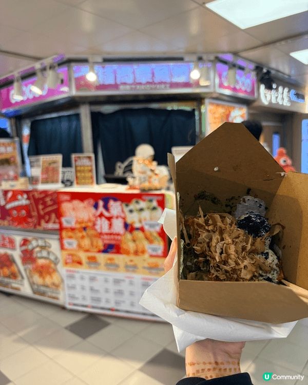 聖誕最啱去葵廣同朋友一齊打卡，美食掃街過暖笠笠嘅聖誕啦！