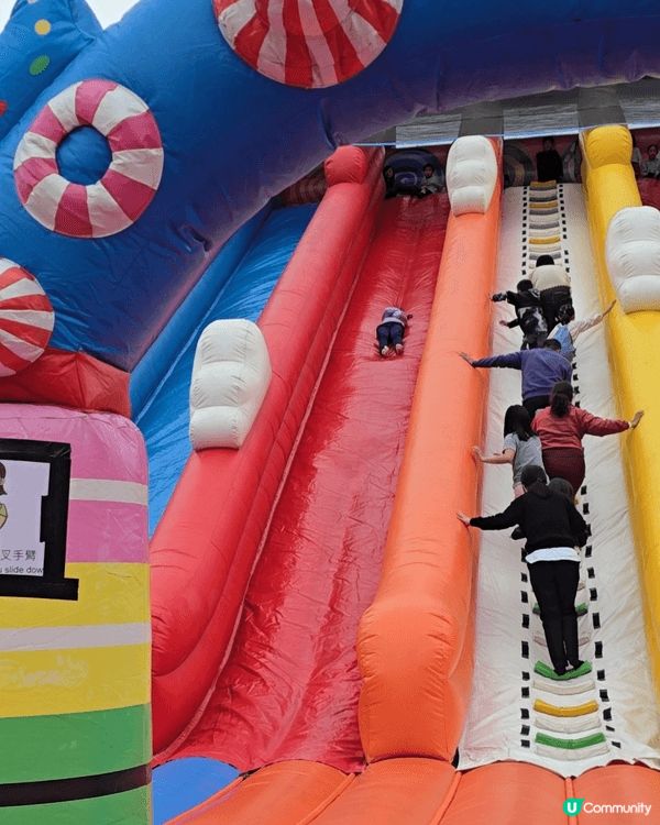 每年必同囡囡去AIA友邦嘉年華，由中午玩到夜晚都未玩晒，有好...