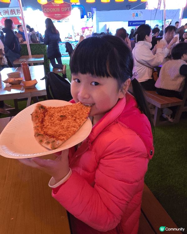 每年必同囡囡去AIA友邦嘉年華，由中午玩到夜晚都未玩晒，有好...