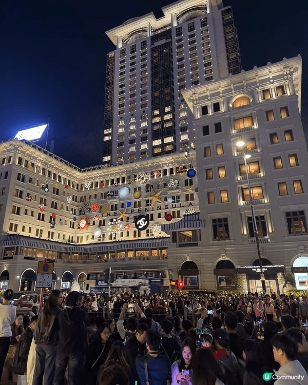 在香港過聖誕，無論在西九，尖沙咀，還是利東街，行人都十分享受...