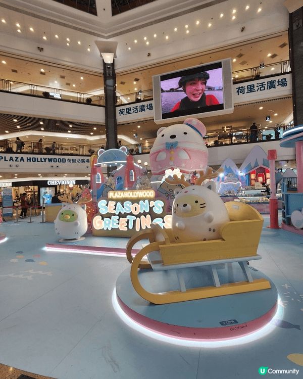 去荷里活廣場食買玩，假日最多都有5小時泊車，仲有5米高白熊超...