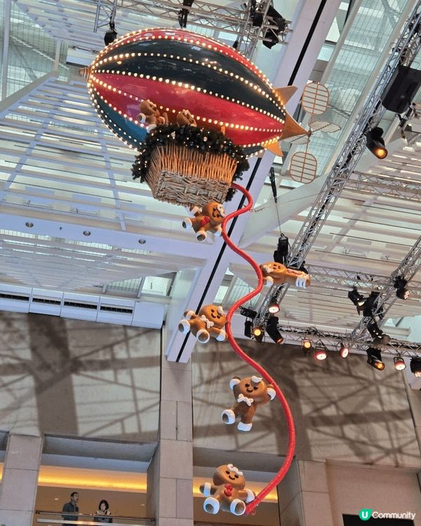 頭兩張相片是在尖沙咀和尖東影的，半島酒店是和Chanel 合...