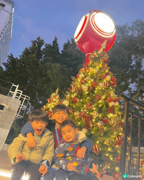 今年香港聖誕節氣氛真的拉滿。大家去咗中環打卡未，必須要去，好...