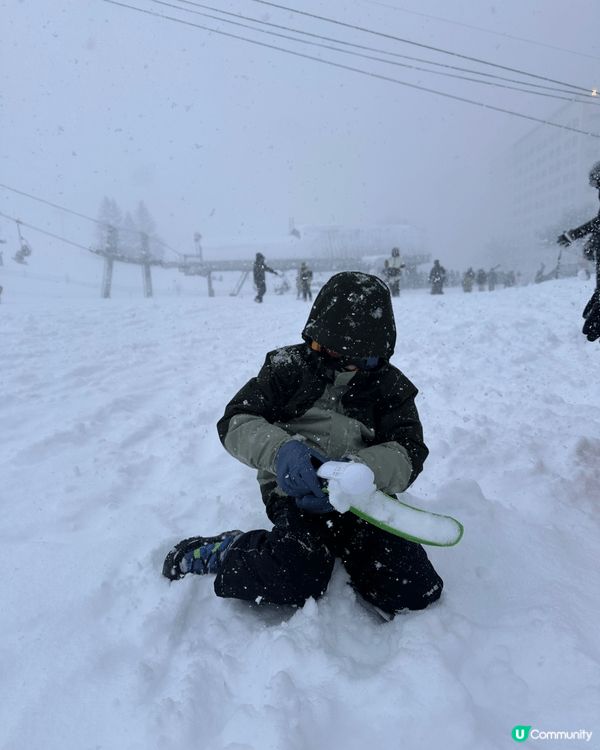聖誕我們去了東京不太遠的湯澤滑雪，過一個白色的聖誕，酒店是一...