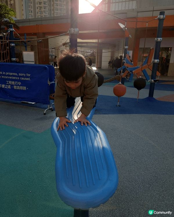 去咗秀茂坪商場的公園放電，但玩得唔耐...