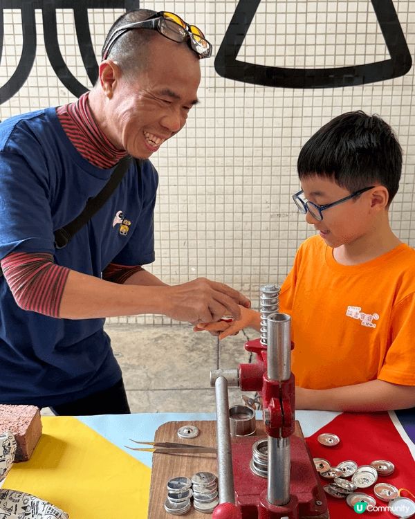 聖誕節去咗深水埗布藝市場，好多好靚嘅布，香港特色嘅布。最後仲...