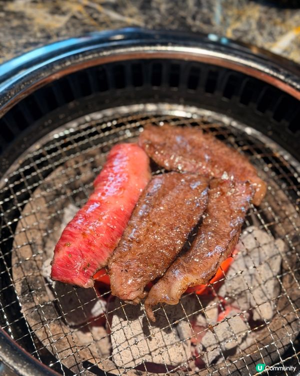弘大必食炭燒烤肉！原條牛仔骨專人代燒🤤