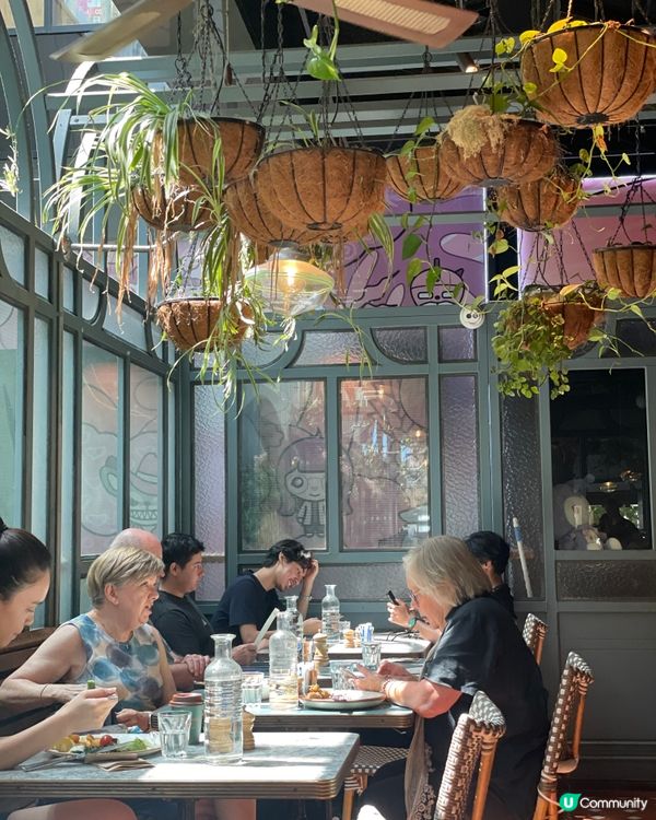 花海裡的早午餐驚喜