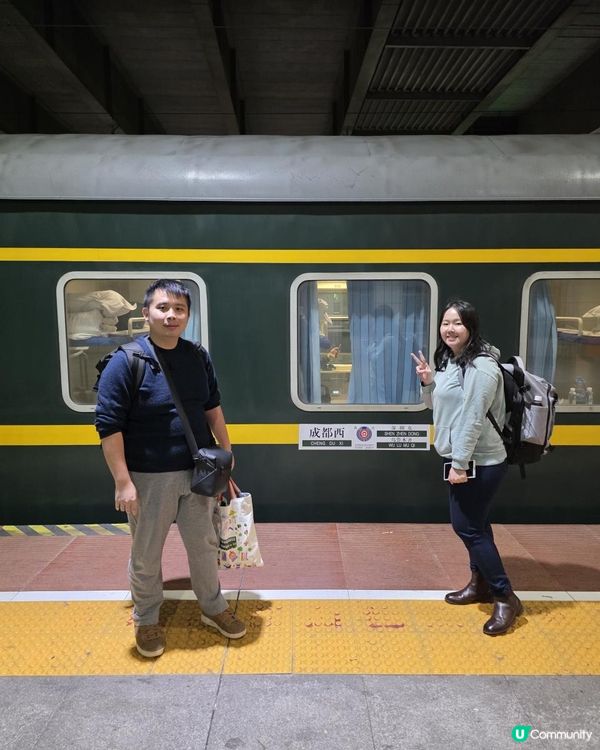 【中國鐵路】青春沒有售價2，帶家人坐綠皮火車。挑戰26小時坐綠皮臥鋪 + 動車！深圳東➡️重慶北➡️我在零下10度的蘭州等你🚆❤️﻿🌍｜momojoejoe 4K VLOG