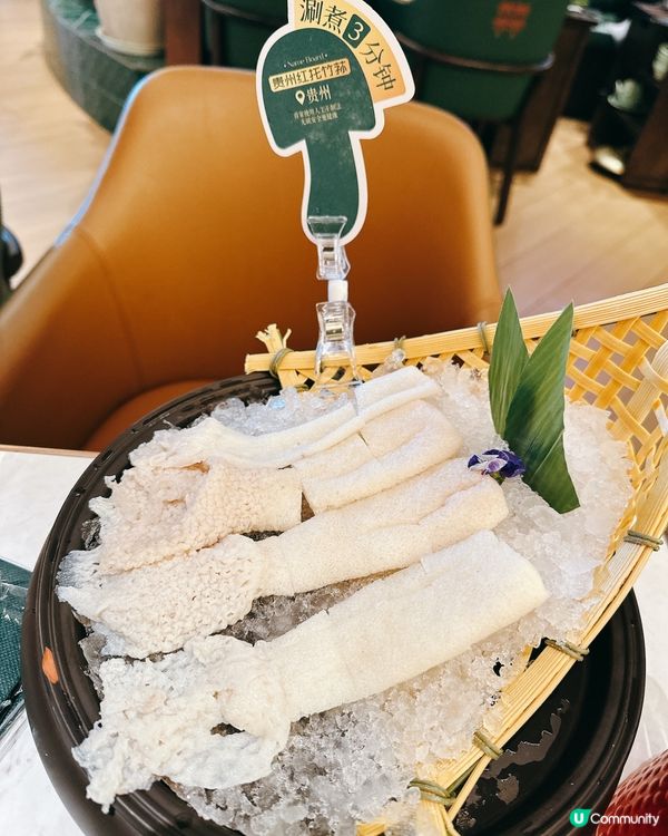 打邊爐新選擇！深圳椰子雞＋煲仔飯＋前菜bar超滿足 😍