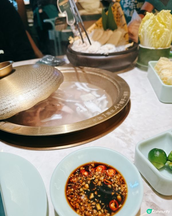 打邊爐新選擇！深圳椰子雞＋煲仔飯＋前菜bar超滿足 😍